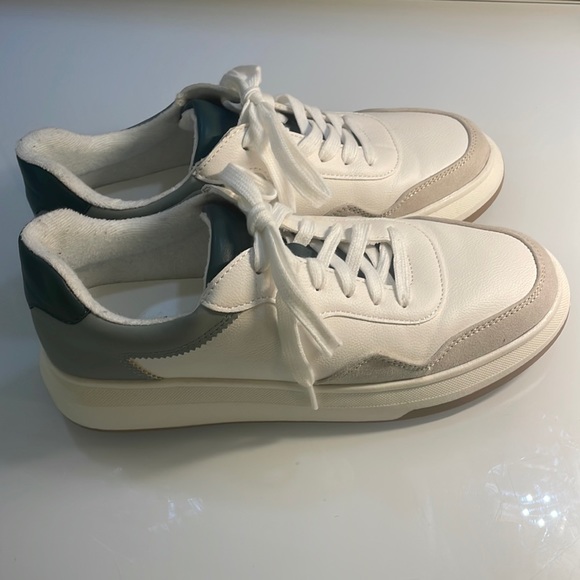 Universal Thread Flora Sneakers - New without box. - Picture 2 of 6